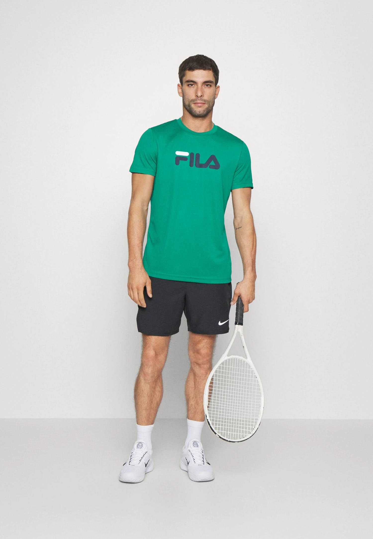 Fila LogoT-Shirt Con StampaUltramarine Green Uomo T-shirt E Polo 1FI42D03S-M11 2 Fila LogoT-Shirt Con StampaUltramarine Green Uomo T-shirt E Polo 1FI42D03S-M11 - immagine 2