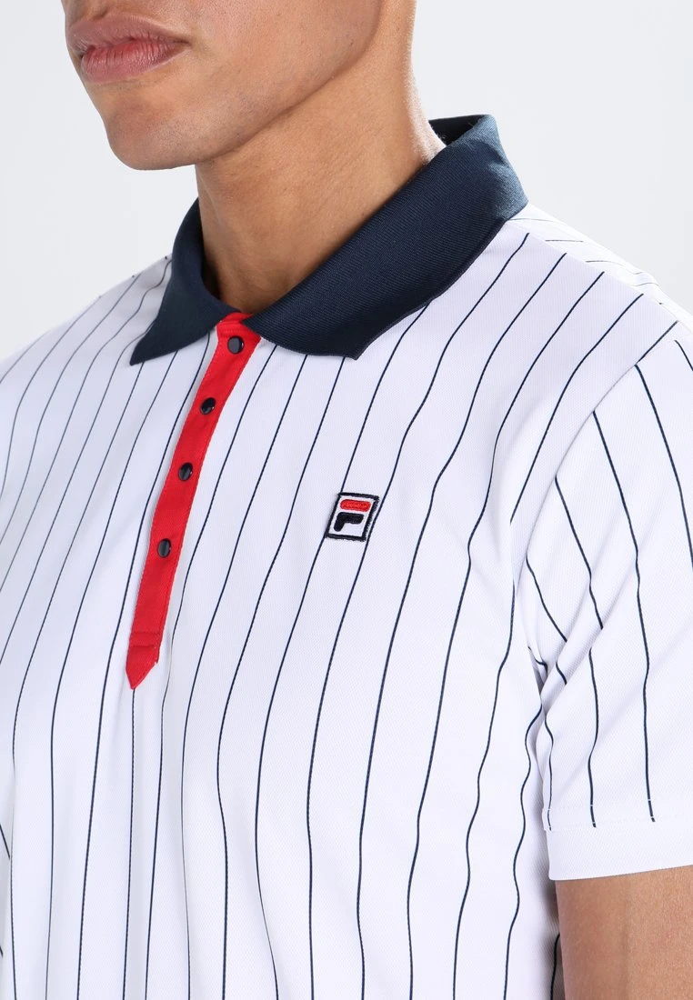 Fila StripesPoloWhite/Peacot Blue/Red Uomo Abbigliamento 1FI42D005-A11 4 Fila StripesPoloWhite/Peacot Blue/Red Uomo Abbigliamento 1FI42D005-A11 - immagine 4