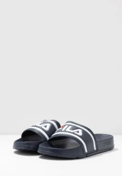 Fila Morro BayInfradito Da BagnoDress Blue Donna Per Il Mare 1FI11A02I-K11 11 Fila Morro BayInfradito Da BagnoDress Blue Donna Per Il Mare 1FI11A02I-K11 -Negozio al dettaglio Fila 0668935b46194819abd603cf9bdf4c11 scaled