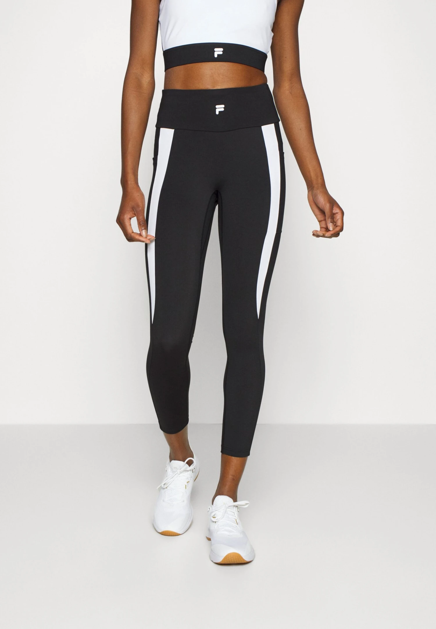 Fila Rabenau High Waist CollantBlack Beauty/Lucent White Donna Abbigliamento 1FI41E02S-Q11 1 Fila Rabenau High Waist CollantBlack Beauty/Lucent White Donna Abbigliamento 1FI41E02S-Q11