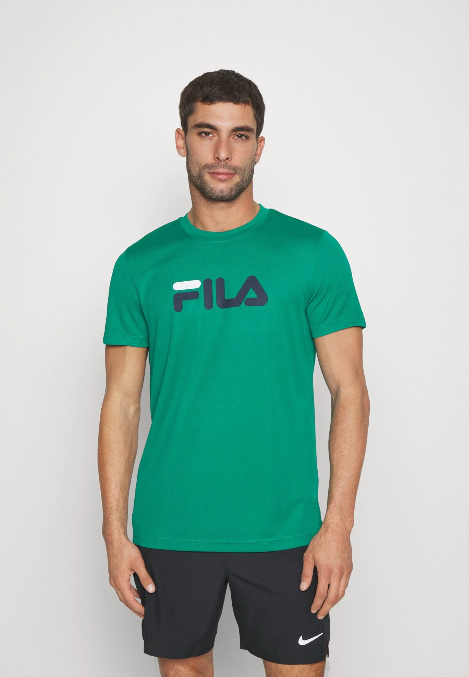 Fila LogoT-Shirt Con StampaUltramarine Green Uomo T-shirt E Polo 1FI42D03S-M11 1 Fila LogoT-Shirt Con StampaUltramarine Green Uomo T-shirt E Polo 1FI42D03S-M11