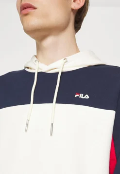 Fila Bramsche HoodyFelpaBlack Iris/Antique White Uomo Maglieria E Felpe 1FI22S070-K11 13 Fila Bramsche HoodyFelpaBlack Iris/Antique White Uomo Maglieria E Felpe 1FI22S070-K11 -Negozio al dettaglio Fila 0ff8962eea4f45b49b5289047b6e1398 scaled