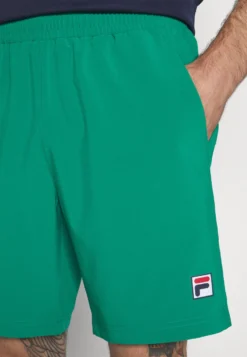 Fila AmariPantaloncini SportiviUltramarine Green Uomo Bermuda 1FI42E036-M11 -Negozio al dettaglio Fila 12a3c6b7265143aba7d2225901344ad0 scaled