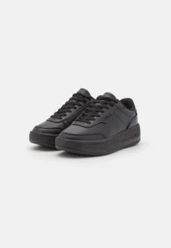 Fila Premium - Sneakers Basse - Black 8 Fila Premium - Sneakers Basse - Black -Negozio al dettaglio Fila 135e5e368c694745a2d8442f735851c7 scaled