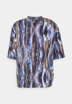 Fila Commercy Oversized Tee UnisexT-Shirt Con StampaBlue Melting Uomo T-shirt E Polo 1FI21001D-T11 -Negozio al dettaglio Fila 191a8d6409b8418caab7c0c6918b1cdb scaled