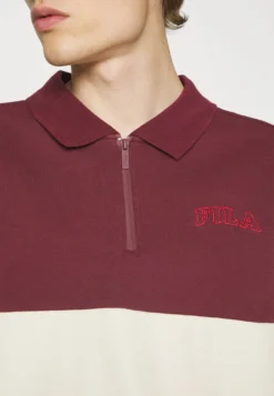 Fila Toyohashi Long SleeveMaglietta A Manica LungaWhitecap Gray/Tawny Port Uomo T-shirt E Polo 1FI22P00V-A11 -Negozio al dettaglio Fila 1c1980478e194f20857aa0dd571f8c6d scaled