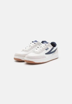 Fila SevaroSneakers BasseWhite/Navy Donna Sneakers 1FI11A0DS-A12 -Negozio al dettaglio Fila 1dc74d0dbbda4216980fba0ca305214a scaled