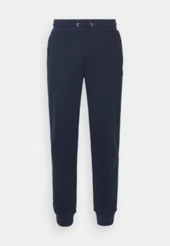 Fila Larry With CuffPantaloni SportiviNavy Uomo Pantaloni 1FI42E012-K13 10 Fila Larry With CuffPantaloni SportiviNavy Uomo Pantaloni 1FI42E012-K13 -Negozio al dettaglio Fila 1e3345a5990c4b7cbd7b61cb7a5809de scaled