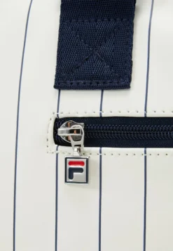 Fila The Classic Padel Bag UnisexBorsa Per RacchetteWhite /Peacoat Blue Uomo Zaini E Borse 1FI44E00J-A11 -Negozio al dettaglio Fila 1e5d83d2410f4733a318747f0be5b52b scaled