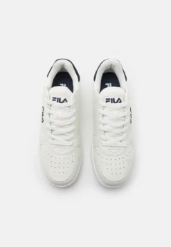 Fila Netforce UnisexSneakers BasseWhite/Nimbus Cloud Uomo Sneaker 1FI15O00R-A13 -Negozio al dettaglio Fila 24aeffa840e8421f8045f54b5d47fce8 scaled