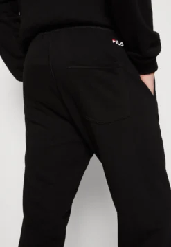 Fila Bronte Pants UnisexPantaloni SportiviBlack Uomo Pantaloni Sportivi E Joggers 1FI210005-Q12 -Negozio al dettaglio Fila 29347cdb174c4788b5f42814ebac7414 scaled