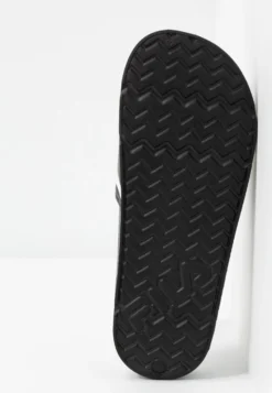 Fila Morro BayInfradito Da BagnoBlack Donna Scarpe 1FI11A02I-Q11 -Negozio al dettaglio Fila 2e31dbe940144903890e67d0f8d5e210 scaled