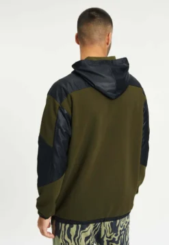 Fila ToubaFelpa Con CappuccioOlivegrün Uomo Maglieria E Felpe 1FI22S07N-N11 -Negozio al dettaglio Fila 2e9ffd5b452a4d5eb02e6657f71f3dc3 scaled