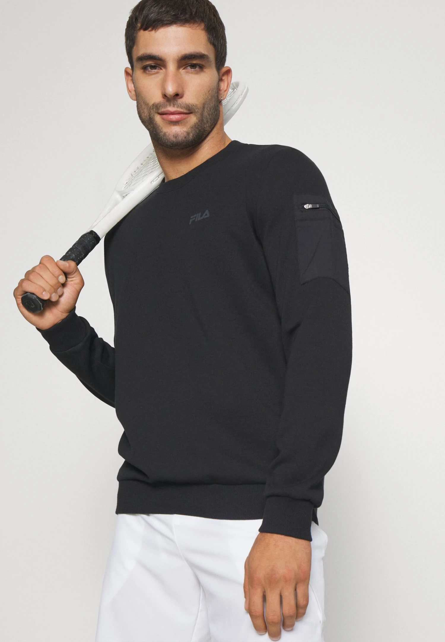 Fila KalleFelpaBlack Uomo Maglieria E Felpe 1FI42G02S-Q11 4 Fila KalleFelpaBlack Uomo Maglieria E Felpe 1FI42G02S-Q11 - immagine 4