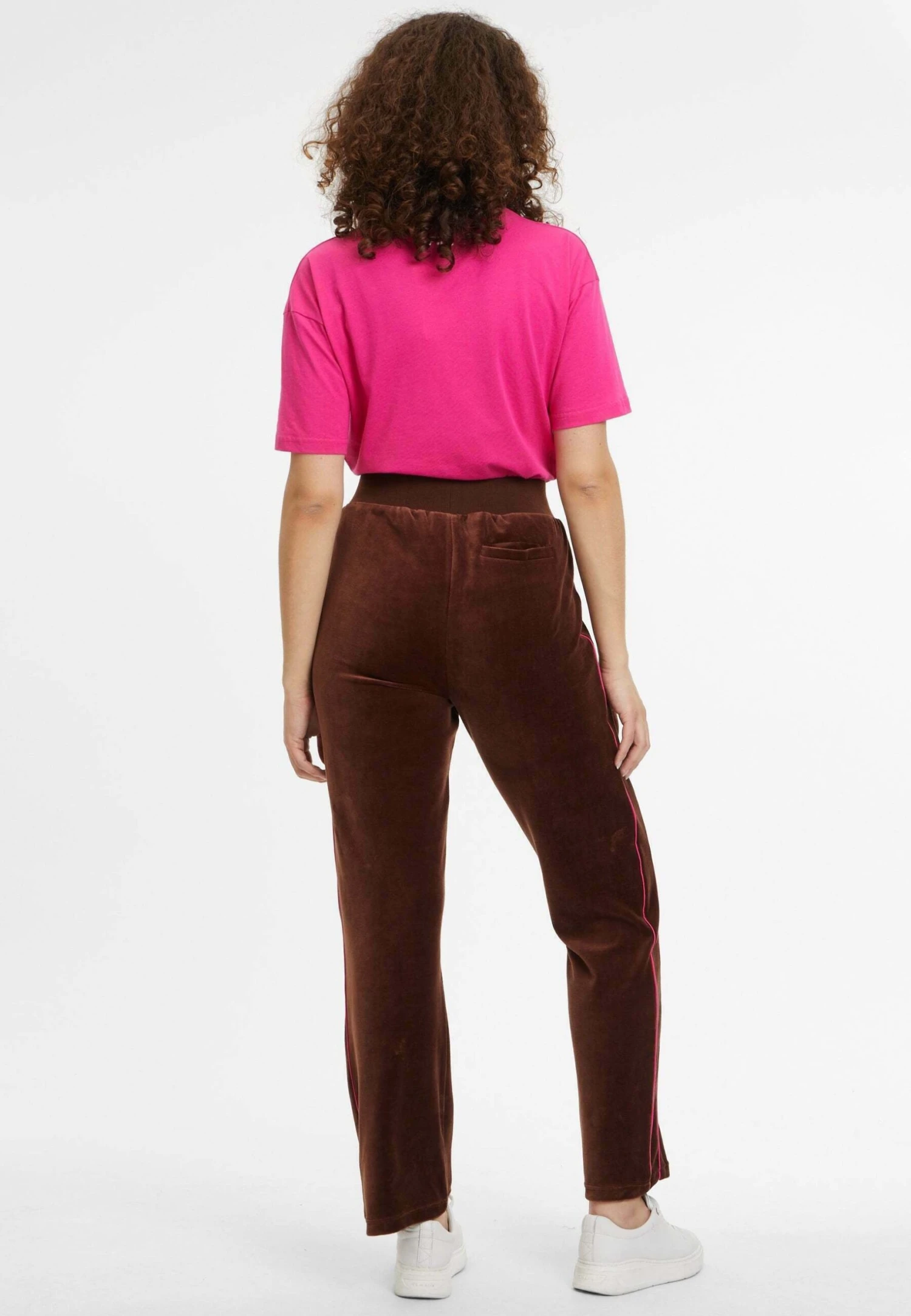 Fila TerrassaPantaloni SportiviBraun Donna Pantaloni 1FI21A03V-O11 3 Fila TerrassaPantaloni SportiviBraun Donna Pantaloni 1FI21A03V-O11 - immagine 3