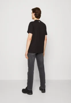 Fila Bellano Tee UnisexT-Shirt Con StampaBlack Donna T-shirt E Top 1FI210002-Q12 -Negozio al dettaglio Fila 343691ec69624f388c0c65c357843aca scaled