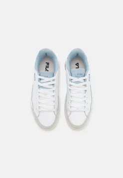 Fila AvenidaSneakers BasseWhite/Kentucky Blue Donna Sneakers 1FI11A0DT-K11 -Negozio al dettaglio Fila 36854bab67914aa984b4d6dcf3510582 scaled