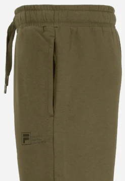 Fila Apparel Balbronn Pantaloni SportiviOlive Night Uomo Pantaloni Sportivi E Joggers 1FI22E049-M11 -Negozio al dettaglio Fila 375d9bca09514783ba93e5f56214dd63 scaled