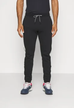 Fila MarekPantaloni SportiviBlack Uomo Abbigliamento 1FI42E038-Q11