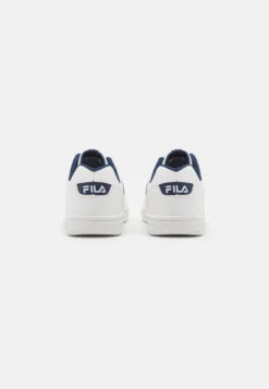 Fila C. Court UnisexSneakers BasseWhite/Medieval Blue Bambini Sneakers 1FI16D017-A11 -Negozio al dettaglio Fila 3a0e9b5fac42405e96cc022dd0cd0bb7 scaled