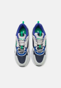 Novarra UnisexSneakers BasseFila Navy/Surf The Web Uomo Sneaker 1FI15O011-C12 -Negozio al dettaglio Fila 3e5e004a82004abd92b0d95da8dd6fbc scaled