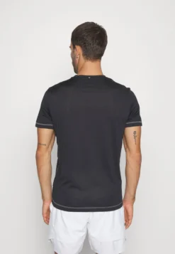 Fila JannisT-Shirt BasicBlack Uomo T-shirt E Polo 1FI42D04P-Q11 -Negozio al dettaglio Fila 3fff2ed96bf7491fb06217e678724e09 scaled