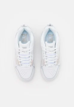 Fila CasimSneakers BasseWhite/Nimbus Cloud Donna Sneakers 1FI11A0BE-A11 -Negozio al dettaglio Fila 41f1fc4bfd1f4b3f8f0c9493154edede scaled