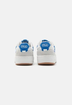 Fila Sevaro Kids UnisexSneakers BasseWhite/Prime Blue Bambini Sneakers 1FI16D01O-A11 -Negozio al dettaglio Fila 444be04fcf1a4a98a0ddea279df74492 scaled