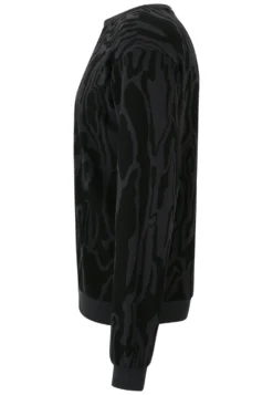 Fila Apparel Barth Crew NeckFelpaPhantom Pure Moire Camoflage Aop Uomo Maglieria E Felpe 1FI22S07J-Q11 -Negozio al dettaglio Fila 447555b5a56044c58c0fd3e979056773 scaled