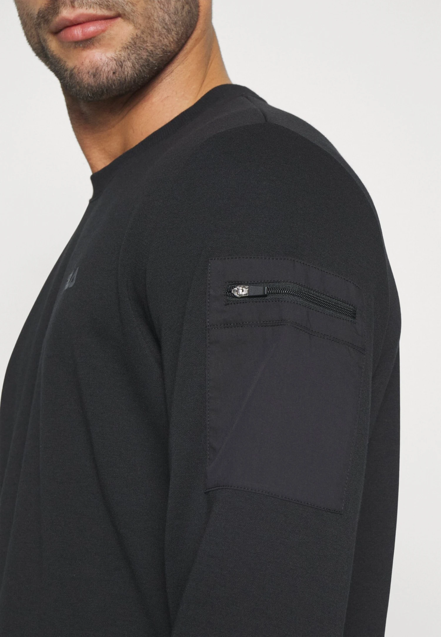 Fila KalleFelpaBlack Uomo Maglieria E Felpe 1FI42G02S-Q11 6 Fila KalleFelpaBlack Uomo Maglieria E Felpe 1FI42G02S-Q11 - immagine 6