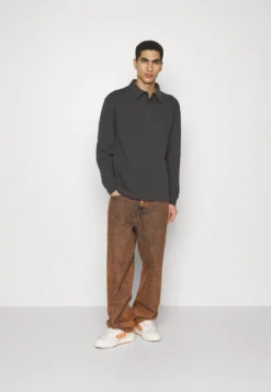 Fila Coursan - Maglietta A Manica Lunga - Phantom 12 Fila Coursan - Maglietta A Manica Lunga - Phantom -Negozio al dettaglio Fila 458befdcf10c4412a89815918eac482c scaled