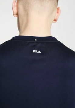 Fila Logo - T-Shirt Con Stampa - Navy -Negozio al dettaglio Fila 459af19aa0c04cf5a632187048734e1d scaled