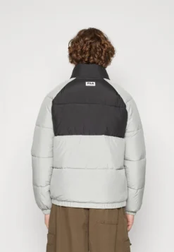 Fila Tarsus - Giacca Invernale - Ultimate Gray - Black -Negozio al dettaglio Fila 4acf96cd358c4cd295d43e49a0da8681 scaled