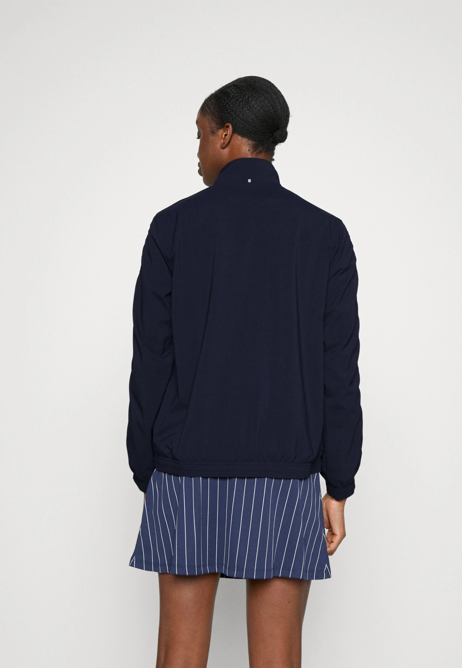 Fila Jacket PetraGiacca SportivaNavy Donna Abbigliamento 1FI41F016-K11 3 Fila Jacket PetraGiacca SportivaNavy Donna Abbigliamento 1FI41F016-K11 - immagine 3