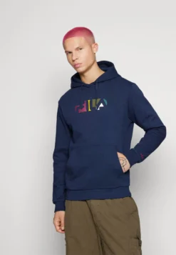 Fila BuswillerFelpaBlack Iris Uomo Maglieria E Felpe 1FI22S071-K11 -Negozio al dettaglio Fila 4e3de155d3084b7b85852c4d220b7ed8 scaled