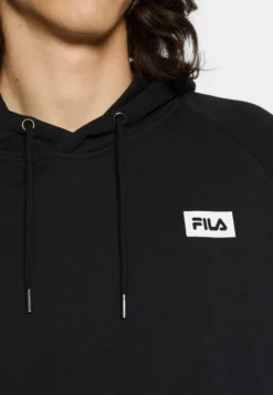 Fila Belfort HoodyFelpa Con CappuccioBlack Uomo Maglieria E Felpe 1FI22S05D-Q11 -Negozio al dettaglio Fila 4fdcf654ec9a4f1e8d13f6d22ac4dcc0 scaled