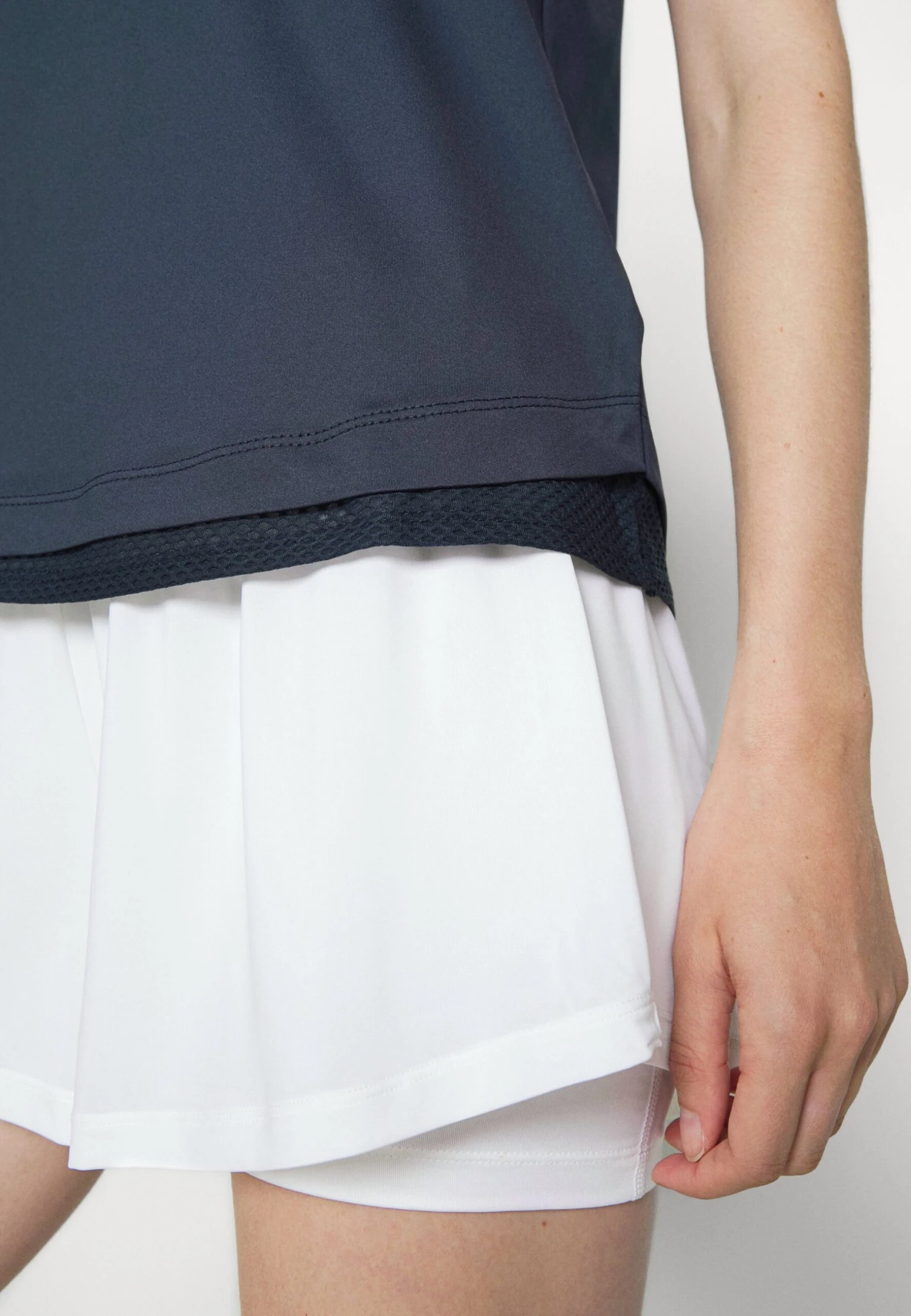 Fila JohannaT-Shirt BasicPeacoat Blue Donna Abbigliamento 1FI41D03C-K11 6 Fila JohannaT-Shirt BasicPeacoat Blue Donna Abbigliamento 1FI41D03C-K11 - immagine 6