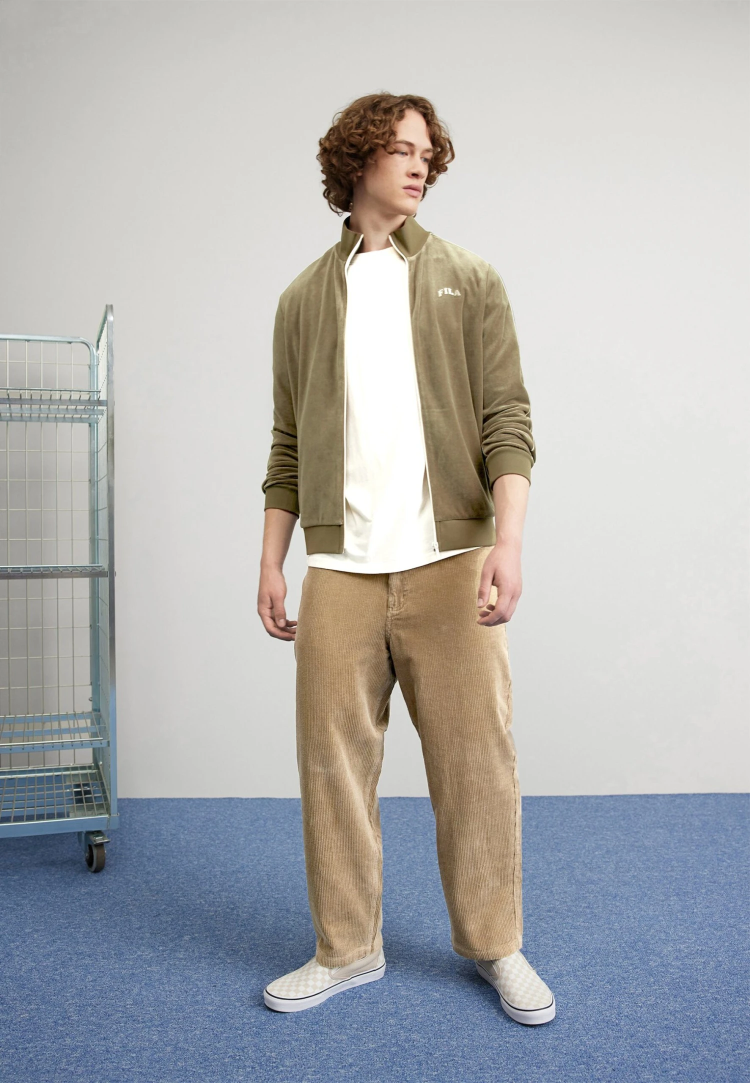 Fila Tegal VelvetGiacca SportivaOlive Night Uomo Pantaloni Sportivi E Joggers 1FI22T04B-N11 2 Fila Tegal VelvetGiacca SportivaOlive Night Uomo Pantaloni Sportivi E Joggers 1FI22T04B-N11 - immagine 2