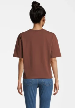 Fila Apparel Boms T-Shirt Con StampaChocolate Fondant Donna T-shirt E Top 1FI21D06H-O11 -Negozio al dettaglio Fila 5734d40924c441c4930864c206401115 scaled