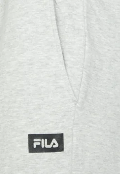 Fila Biorine PantsPantaloni SportiviLight Grey Melange Uomo Pantaloni 1FI22E02L-Q11 -Negozio al dettaglio Fila 5a20eec29c3e445291af7aaf7e818fdf scaled