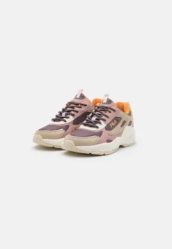 Fila NovarraSneakers BassePlum Truffle/Oxford Tan Donna Scarpe 1FI11A08N-I11 -Negozio al dettaglio Fila 5b5d487fc14f4523bfab45ebf7781949 scaled