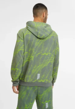 Fila Apparel Redford AopFelpa Con CappuccioJasmine Green Mars Aop Uomo Maglieria E Felpe 1FI42G02U-M11 -Negozio al dettaglio Fila 664bde6559274420a16938cf14c8fe4d scaled