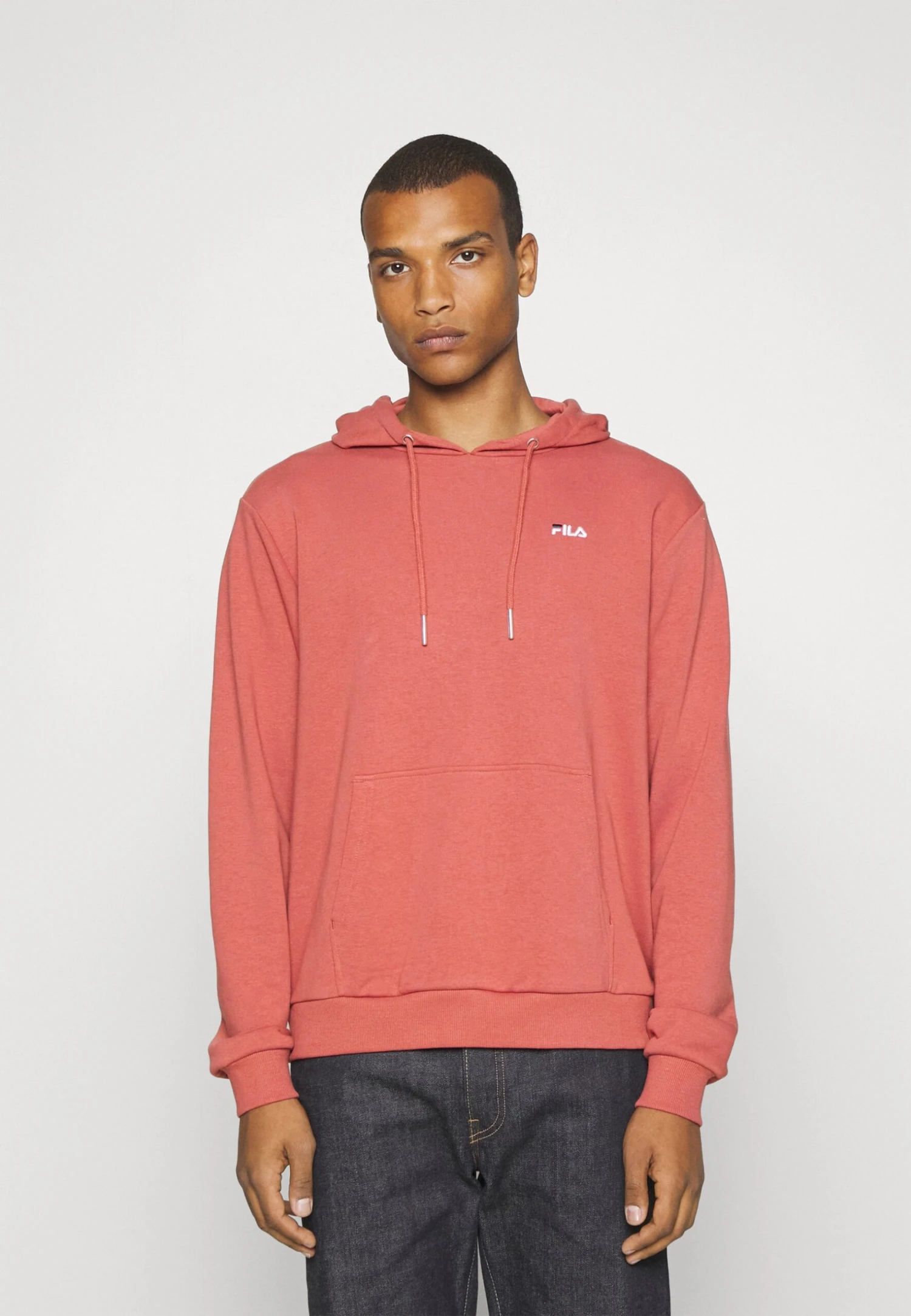 Fila Bengel Regular HoodyFelpa Con CappuccioMarsala Uomo Maglieria E Felpe 1FI210017-G11 1 Fila Bengel Regular HoodyFelpa Con CappuccioMarsala Uomo Maglieria E Felpe 1FI210017-G11