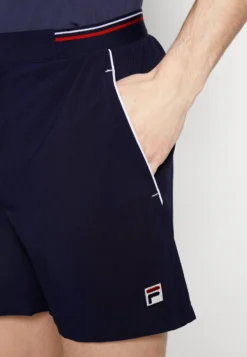 Fila StephanPantaloncini SportiviNavy Uomo Abbigliamento 1FI42E000-K13 9 Fila StephanPantaloncini SportiviNavy Uomo Abbigliamento 1FI42E000-K13 -Negozio al dettaglio Fila 67e860901f8e42fb81460b542cd7efd4 scaled