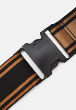 Fila Safety Belt Waistbag Unisex - Marsupio - Black/Bronze -Negozio al dettaglio Fila 72100625aed0428d984b9b025d53ba33 scaled