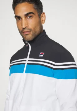 Fila BrunoGiacca SportivaWhite Uomo Abbigliamento 1FI42F01N-A12 -Negozio al dettaglio Fila 7690d7d0c4aa4e2db4774dd8252de0b6 scaled