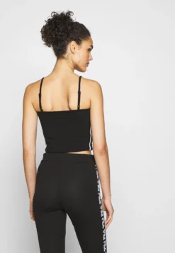 Fila Tokado Cropped TopBlack Donna T-shirt E Top 1FI21D01E-Q11 -Negozio al dettaglio Fila 78e3a38b23844e428741abd09aa8c161 scaled