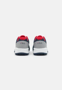 Fila Scarpe Da Tennis Per Tutte Le SuperficiPeacoat Blue Uomo Scarpe 1FI42A01T-K11 -Negozio al dettaglio Fila 7e8851f7c0274377bc30283a18884317 scaled