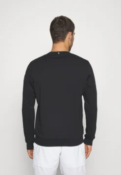 Fila KalleFelpaBlack Uomo Maglieria E Felpe 1FI42G02S-Q11 8 Fila KalleFelpaBlack Uomo Maglieria E Felpe 1FI42G02S-Q11 -Negozio al dettaglio Fila 7efc1e22170a41b6b9263fb2c1bff99d scaled