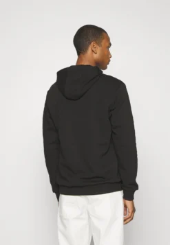 Fila BergbietenFelpaBlack Donna Felpe 1FI210011-Q11 -Negozio al dettaglio Fila 7f7a845ca6434ed6803b3f7ec3aada43 scaled